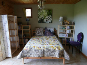 Chambre indépendante deux personnes au bord de la Blanche Selonnet